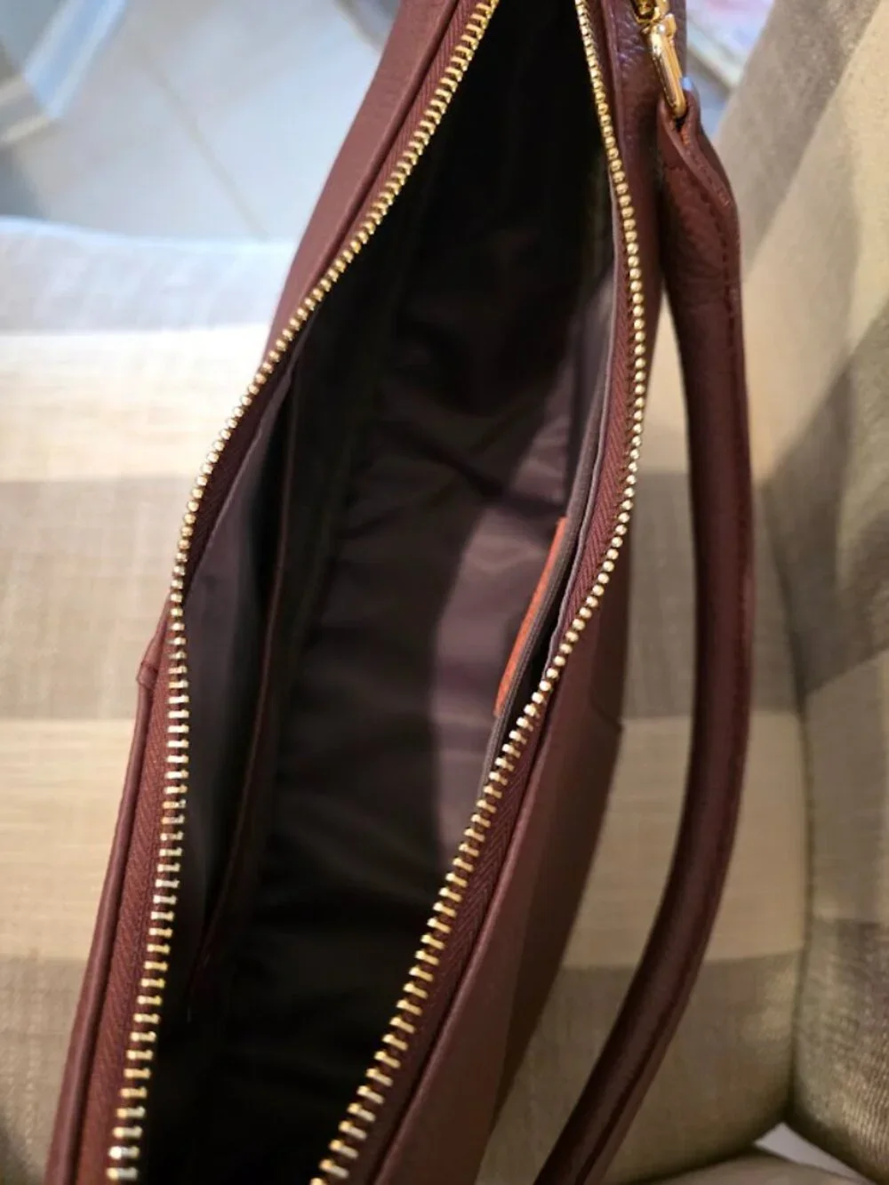 Sutton Sling Burgundy Purse by Pom Pom of London - Picture 8 of 8